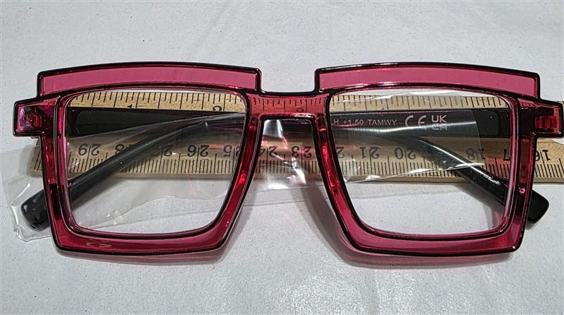NWT EyeKepper 2.5 Red Square Cartoon Outline Readers Reading Glasses 135646