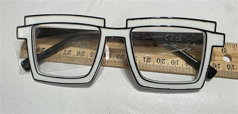 NWT EyeKepper 1.5 White Square Cartoon Outline Readers Reading Glasses 135651
