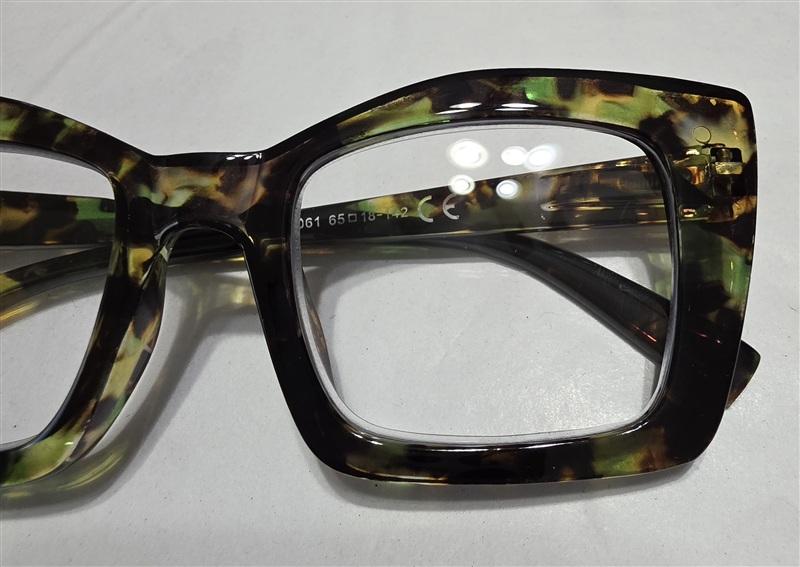 NWT EyeKepper 2.5 Square Cat Eye Green Tortoise Readers Reading Glasses 135666