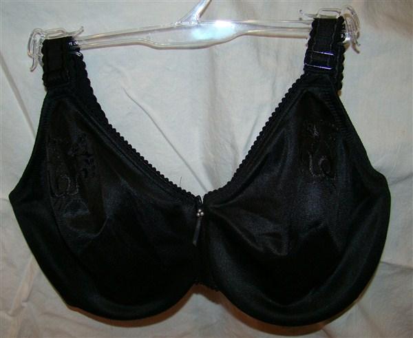 NWT Wacoal Bodysuede 32DDD Ultra Full Figure Seamless 85185 Black Bra 135676