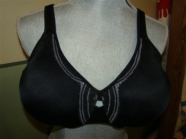 NWT Olga 36D Butterfly Effect Minimizer Bra 35912 Black 135681
