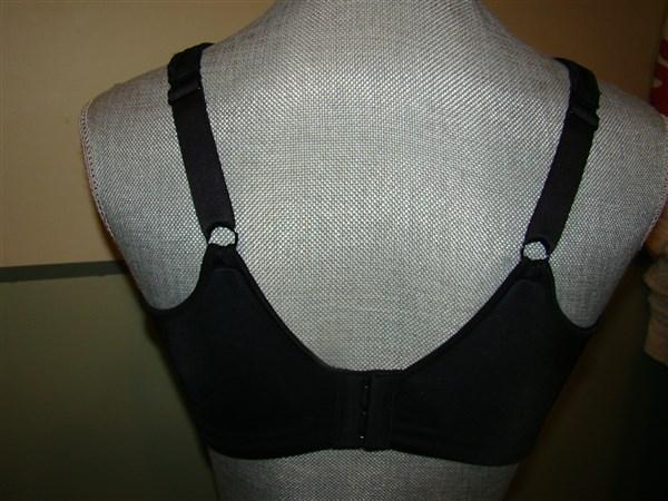NWT Olga 36D Butterfly Effect Minimizer Bra 35912 Black 135681