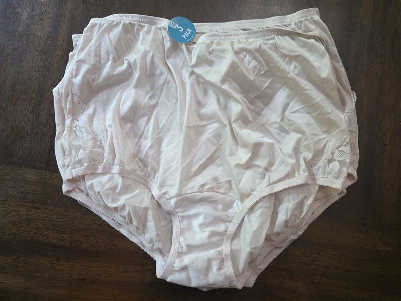 NWT 3PR Vanity Fair 6 M Perfectly Yours Lace Nylon Brief 13011 Beige 135683