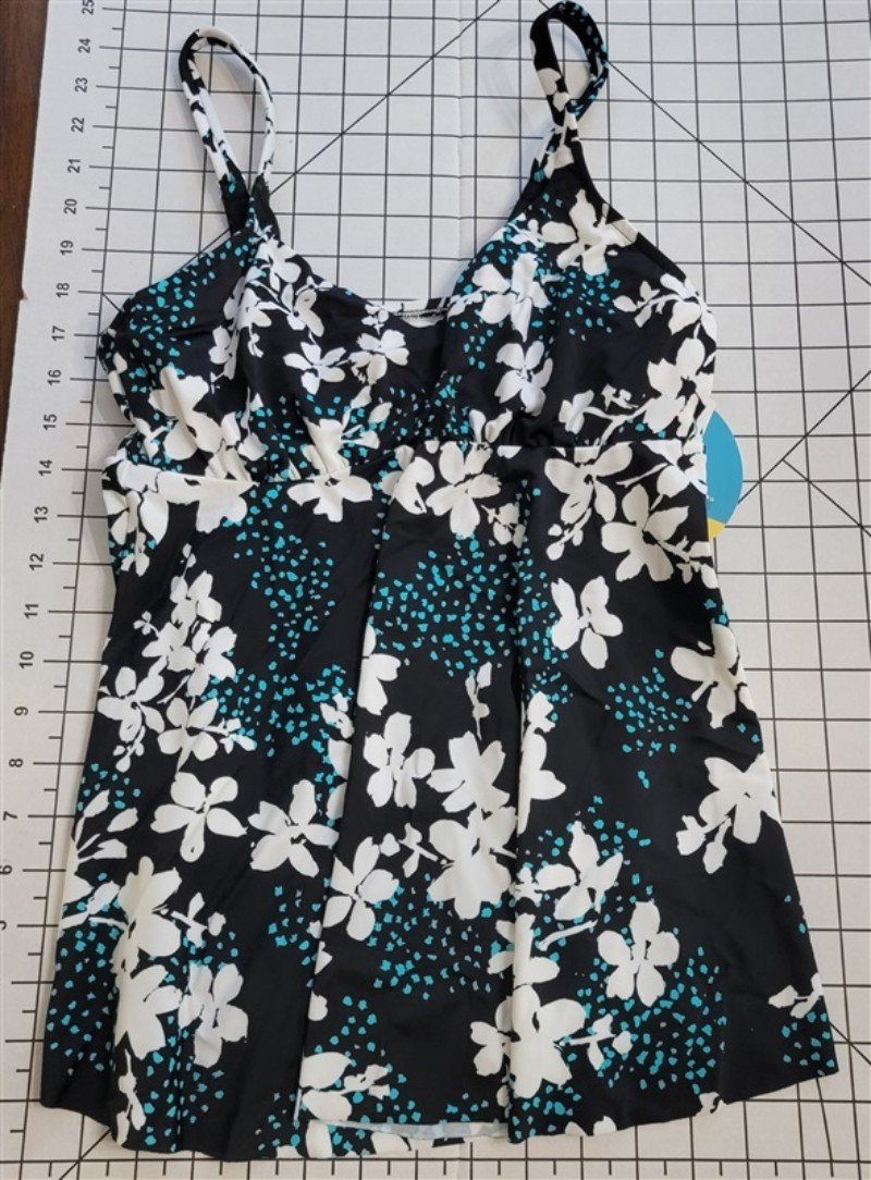 NWT Swim Solutions 8 Garden Confetti Underwire Tankini swim top 135692