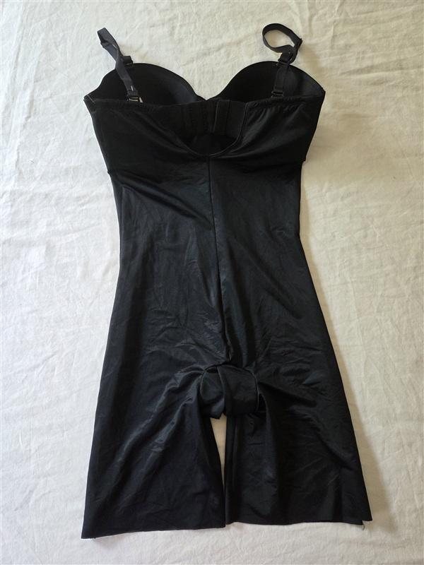 NWT Assets S Red Hot Spanx Convertible Cupped Mid-Thigh Bodysuit 10173R 135771