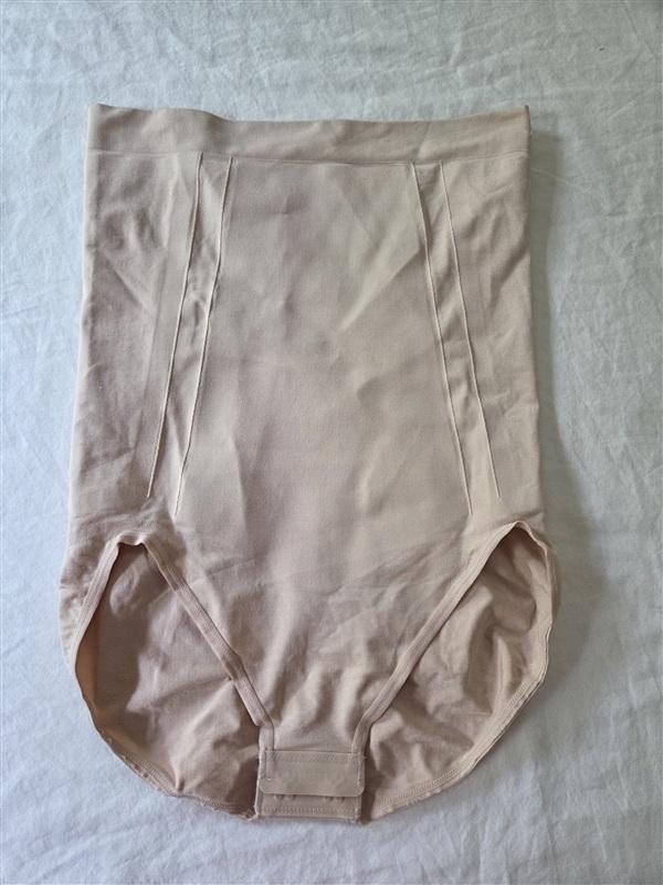NWOT SPANX M Oncore High-Waist Brief SS1815 Beige 135780
