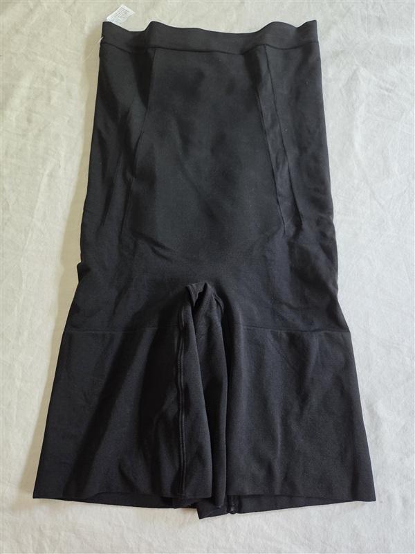 NWOT Spanx S OnCore High-Waisted Mid Thigh Shorts SS1915 Black 135781
