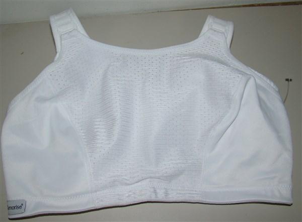 NWOT Glamorise 32B Double Layer Custom Control Sports Bra 1166 White 135800