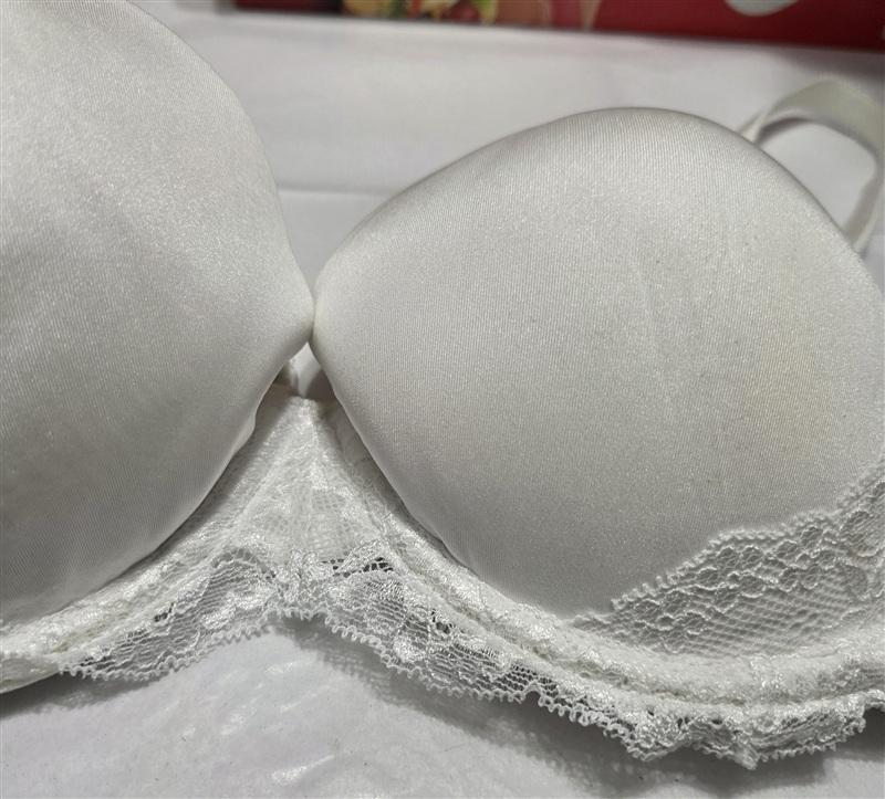 PO Lily of France 38B Sensational Lace Push-Up Bra 2175220 Bra 135815