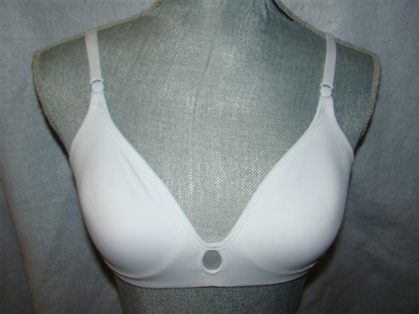 NWT Hanes 34A Platinum Invisible Look Wire-Free Bra HP07 White 135819