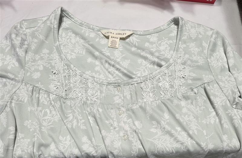 NWOT Laura Ashley S Green White Floral Lace Button Placket Nightgown 135854