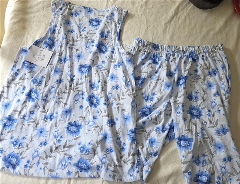 NWT Sophia by René Rofé Small Blue Floral Bermuda Pajama Set 135857