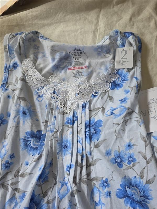 NWT Sophia by René Rofé M Blue Floral Bermuda Pajama Set 135858