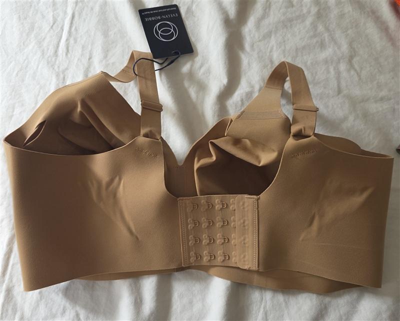 NWT Evelyn Bobbie LG The Starlette Plunge Beige Wirefree Bra 135875