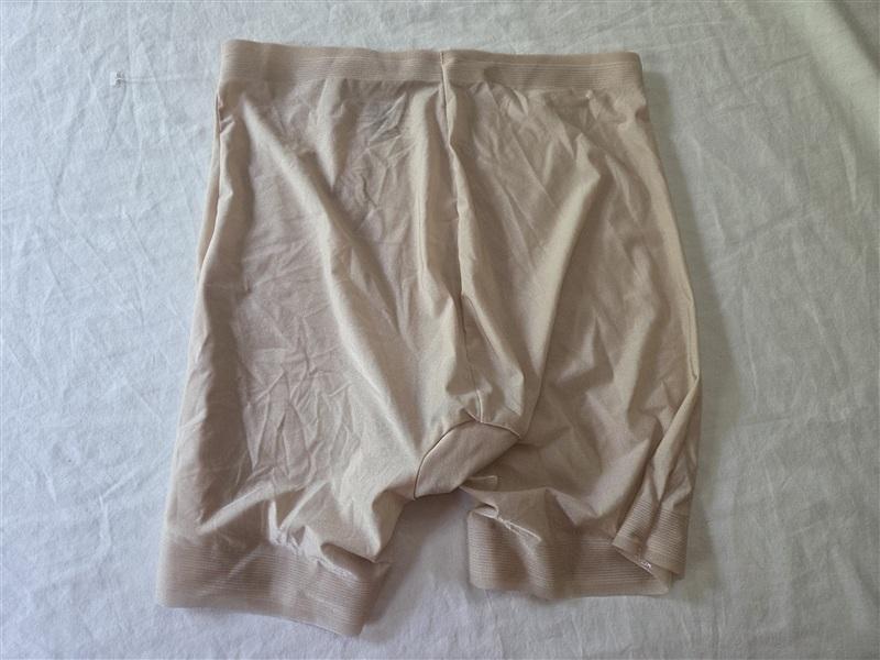 NWOT MIRACLESUIT M BODY GLOW LIGHT SHAPING 2426 Bike Short 135911