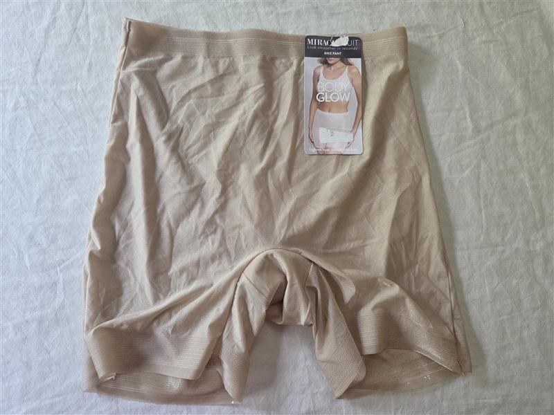 NWOT MIRACLESUIT M BODY GLOW LIGHT SHAPING 2426 Bike Short 135911