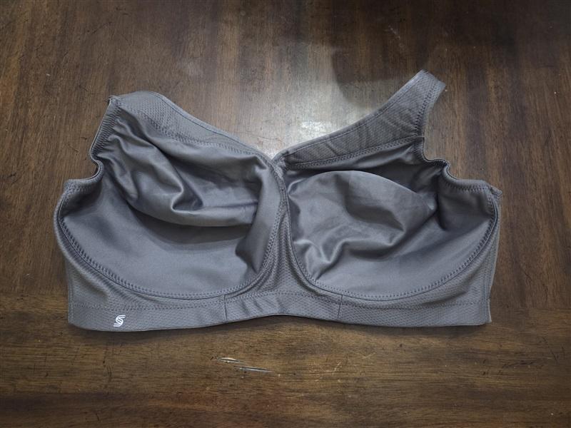 NWOt Glamorise 34DD Sport Bra 1006 Superior Support No Wires Gray 135947