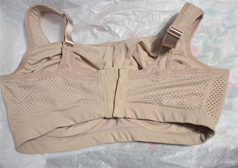 NWOT Glamorise 38B Underwire High Impact Sports Bra 9066 Beige 136007
