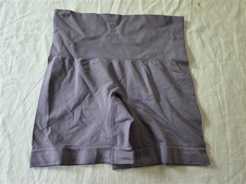 NWT Yummie Tummie S/M Seamlessly Shaped Shorties YT5-159 Purple 136044