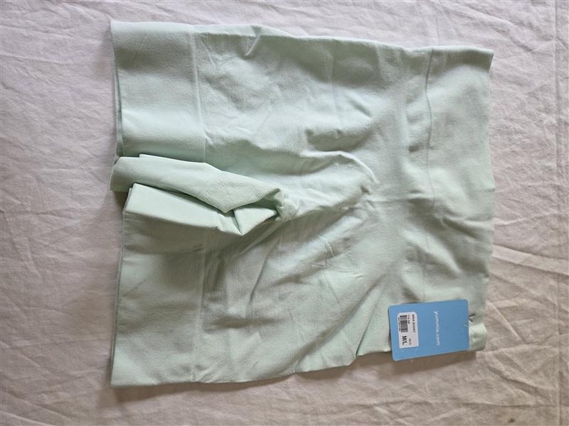 NWT Yummie Tummie M/L Bria Comfortably Curved Smoothing Short Green 136045