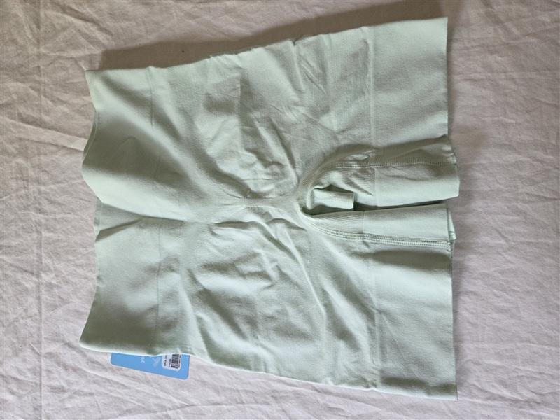 NWT Yummie Tummie M/L Bria Comfortably Curved Smoothing Short Green 136045