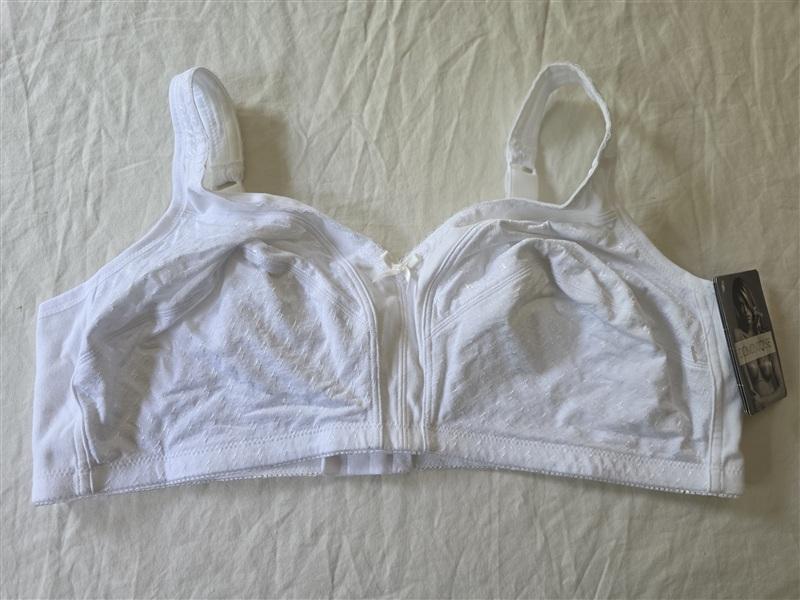 NWT DOMINIQUE 44C Marcelle Everyday Wirefree Comfort Bra 5360 White 136163
