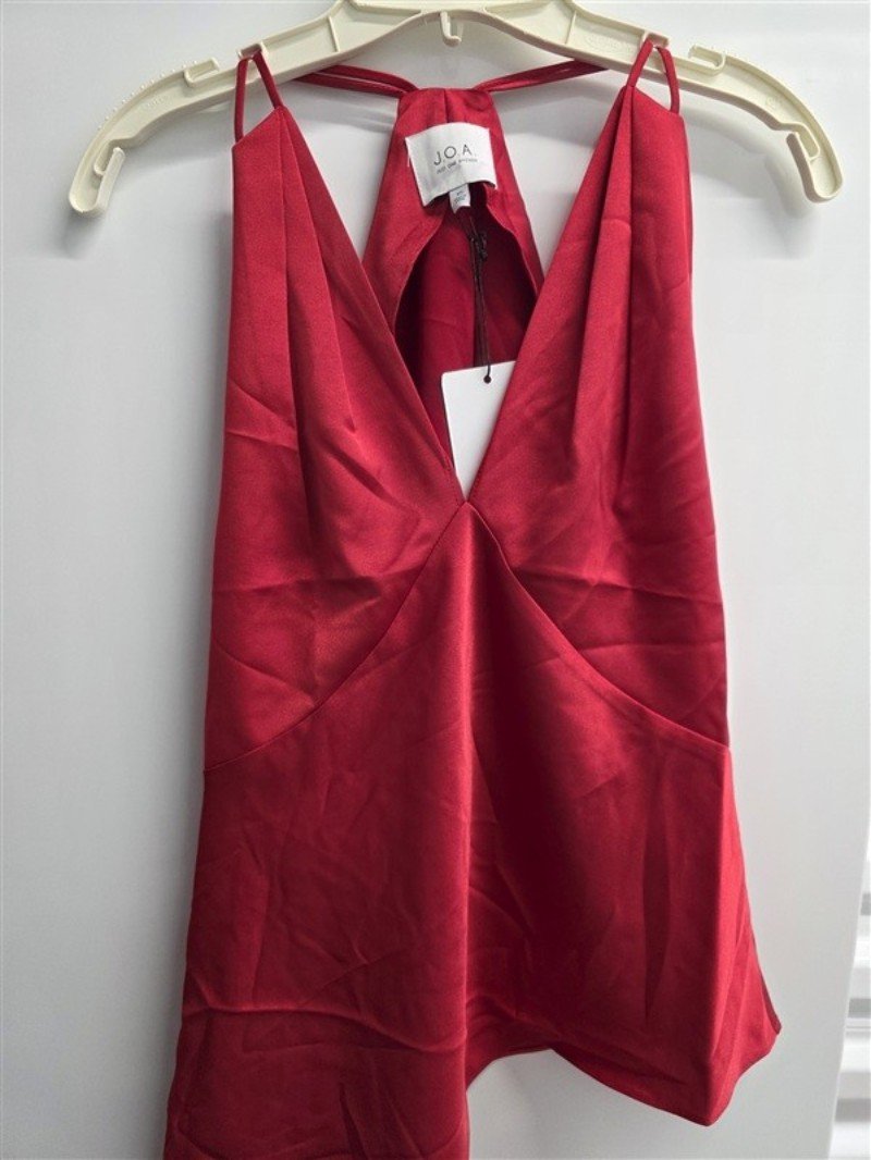 NWT Anthropologie J.O.A. XS V Neck Asymmetrical Red Sleeveless Blouse 136164