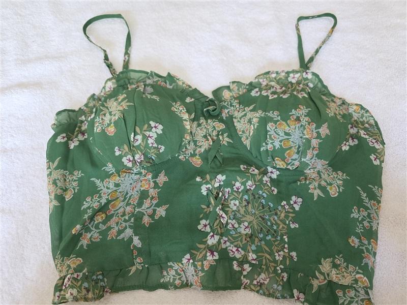 NWT Anthropologie J.O.A. XS Green Floral Ruffle Spaghetti Strap Crop Top 136171