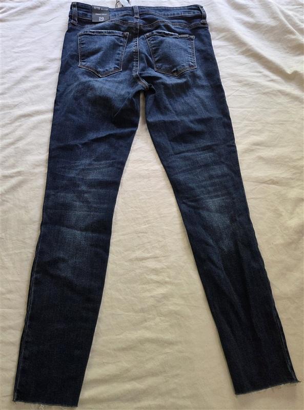 NWT sts Blue 26 EMMA Raw Hem Dark Blue Jeans 136174