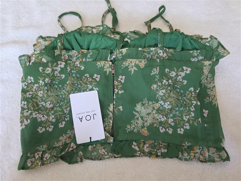NWT Anthropologie J.O.A. S Green Floral Ruffle Spaghetti Strap Crop Top 136176