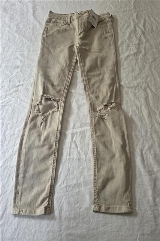 NWTD FREE PEOPLE 25 High Rise Busted Distressed Khaki Skinny Jeans 136183