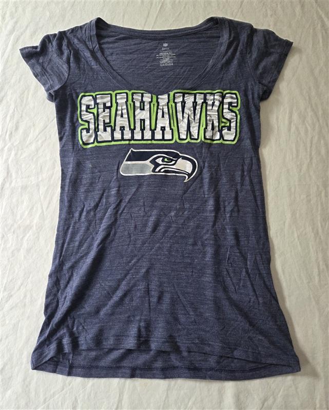 NWOT NFL Team XS Juniors Seattle Seahawks V Neck Metallic T Shirt 136185