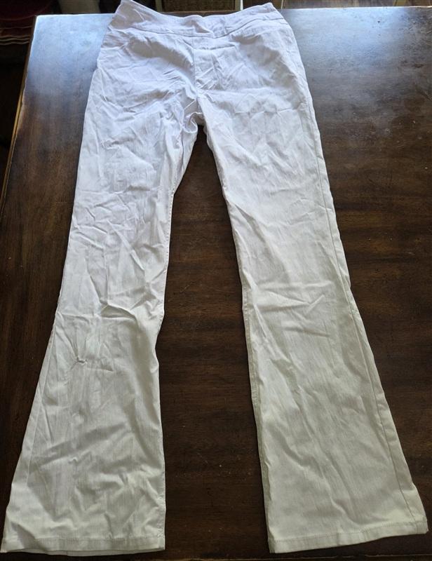 PO Soft Surroundings XS Super Sleek White Pull On BooT Cut Pants 136191