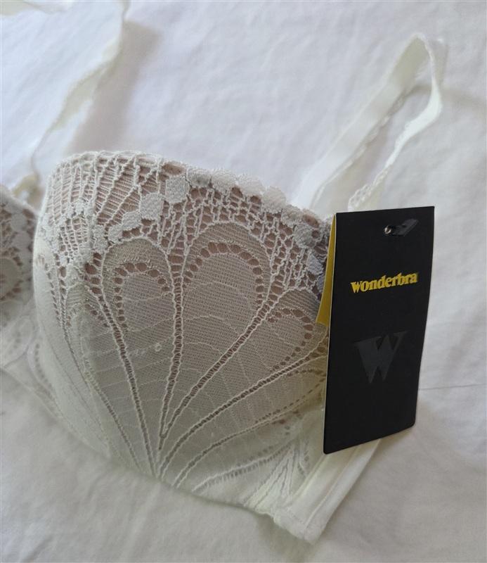 NWT Wonderbra 34A Ivory Refined Glamour Balconette Bra 136212