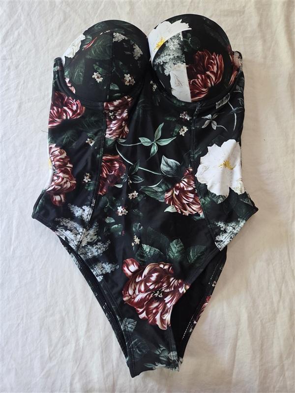 NWT Rachel Roy M Floral Bandeau Underwire One-Piece Swimsuit Black 136318