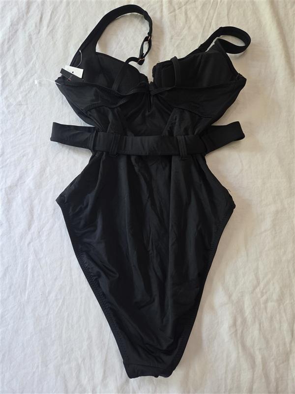 NWOT Bar III M Underwired Belted Black 1Pc Swimsuit 136327