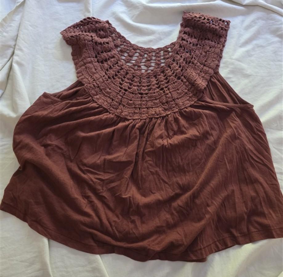 NWT Lucky M Crochet Yoke Short Sleeve Top Blouse Brown 136363
