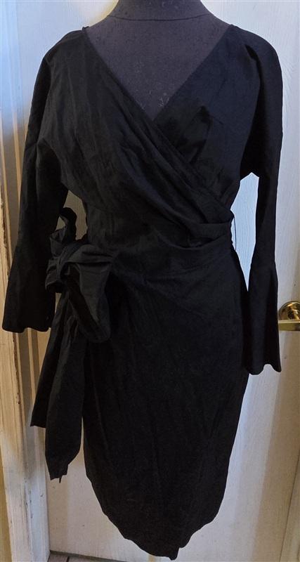 NWOT Wayf S Long Sleeve Midi Wrap Dress Black 136404