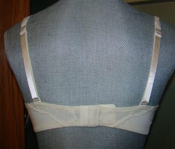 NWT Calvin Klein 32C Seductive Comfort Convertible Contour Bra 3275 Ivory 136422