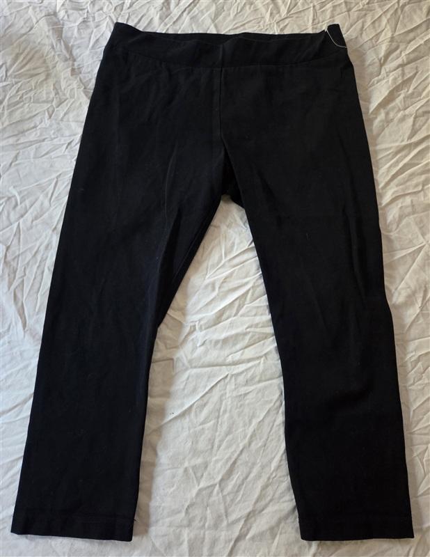 NWOT Inc 8 Ponte Crop Length Skinny Black Pull On Pants 136444