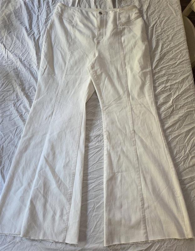 NWOTD WE FREE PEOPLE 35 High Rise Raw Hem Distressed Wide Leg White Jeans 136446