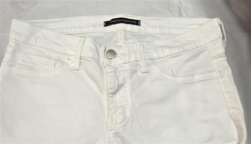 NWOTD Foreign Exchange 9 Skinny Leg White Jeans 136449
