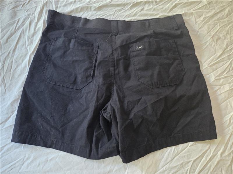 NWT Lee 16 Flex To Go Shorts Mid Rise Black 6" Inseam 136453