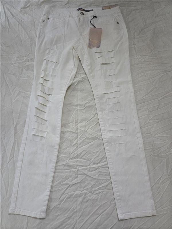 NWT Boom Boom 13 Distressed Slashed Skinny White Jeans 136500