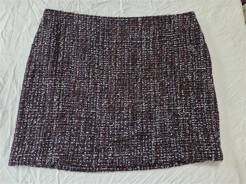 NWOT Calvin Klein 20W Boucle Mini Skirt Black Pink 136507