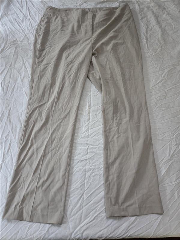 NWOT Chicos 3 or XL 16 Slimming Pants Khaki Straight Leg 136508