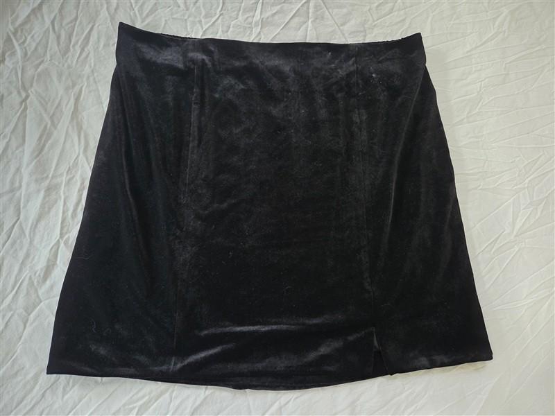 NWT Skies are Blue Curvy 2x Velvet Mini Skirt Black 136510