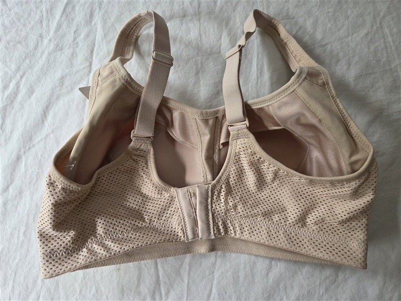 NWT Wacoal 38D Wireless Sports Bra 852302 Beige #136660
