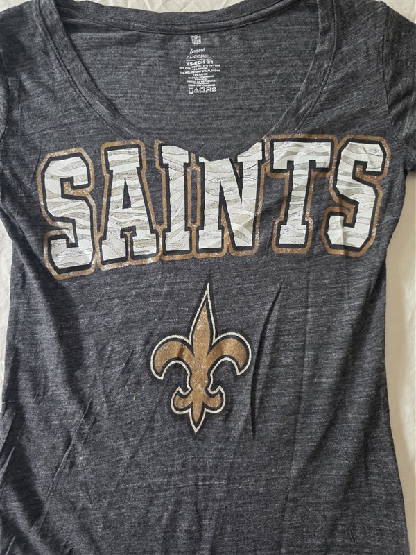 NWOT NFL Team XS Juniors New Orleans Saints V Neck Metallic T Shirt 136738