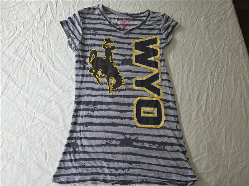 NWOT Wyoming Cowboys L Juniors V Neck Tiger Stripe T Shirt 136755